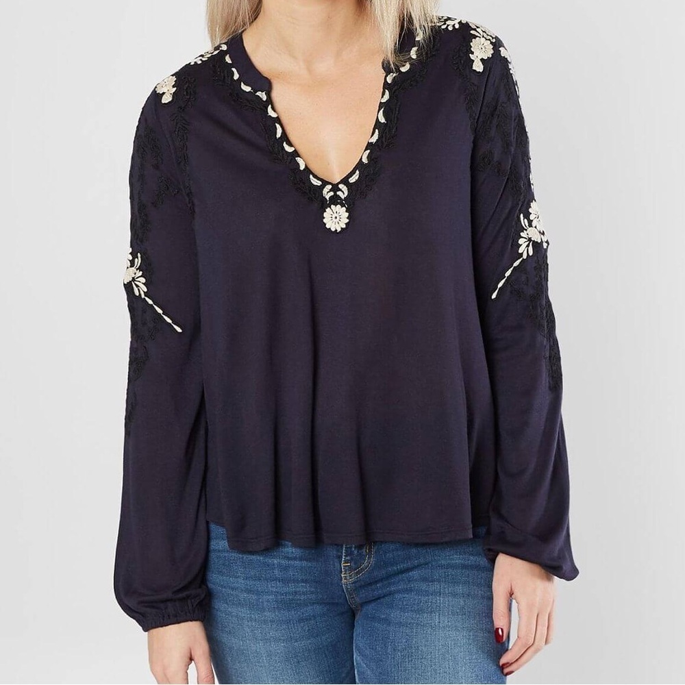 Lucky Brand Floral Embroidered V-Neck Top Navy blue L
